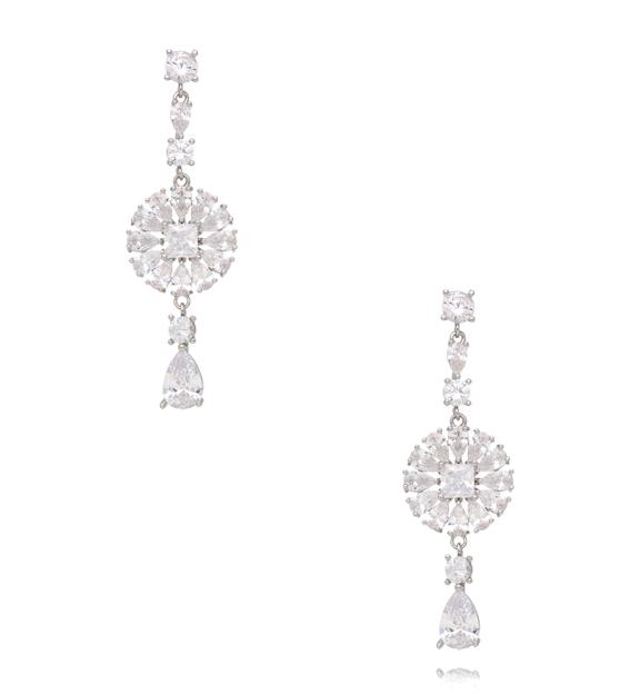 Kolczyki wiszące z cyrkoniami w srebrnym wykończeniu KLU0193