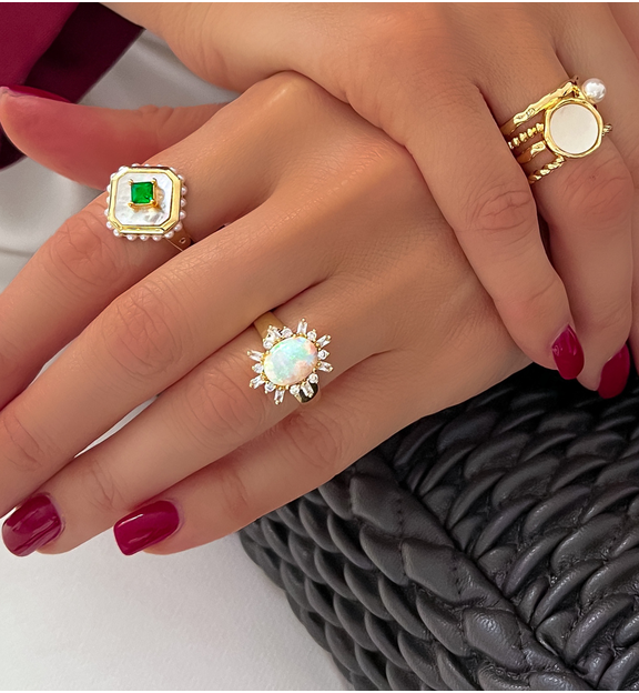 Pierścionek z mlecznym oczkiem złoty PLU0011