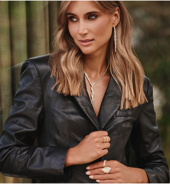 Zestaw biżuterii w odcieniu złota – odważna elegancja z nutą wieczorowego blasku ZN0016