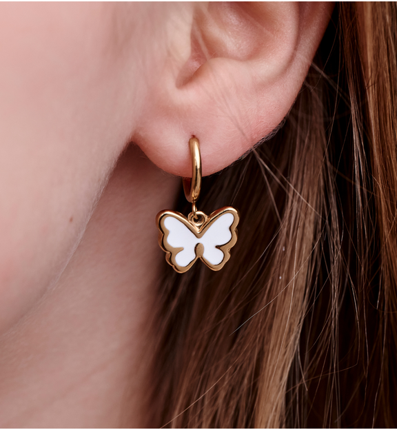 Kolczyki koła z motylkiem z białą emalią KSY0672