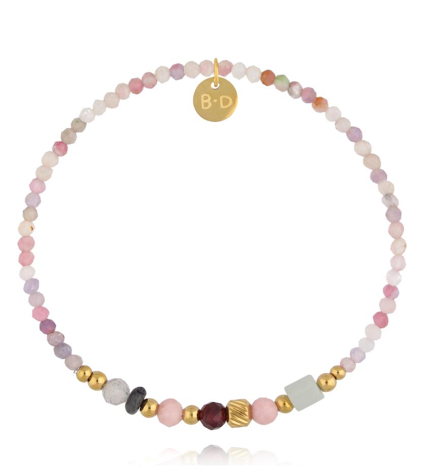 Bransoletka w pastelowych odcieniach z kamieniami BTW3444